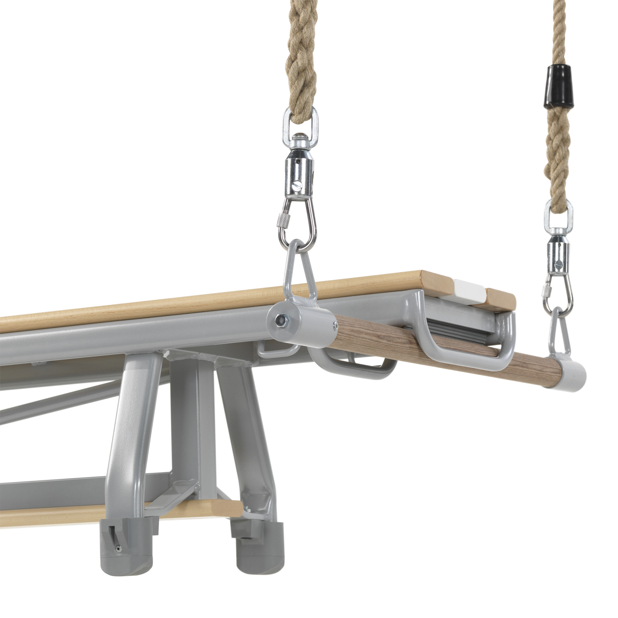 Trapeze bar with anchoring links