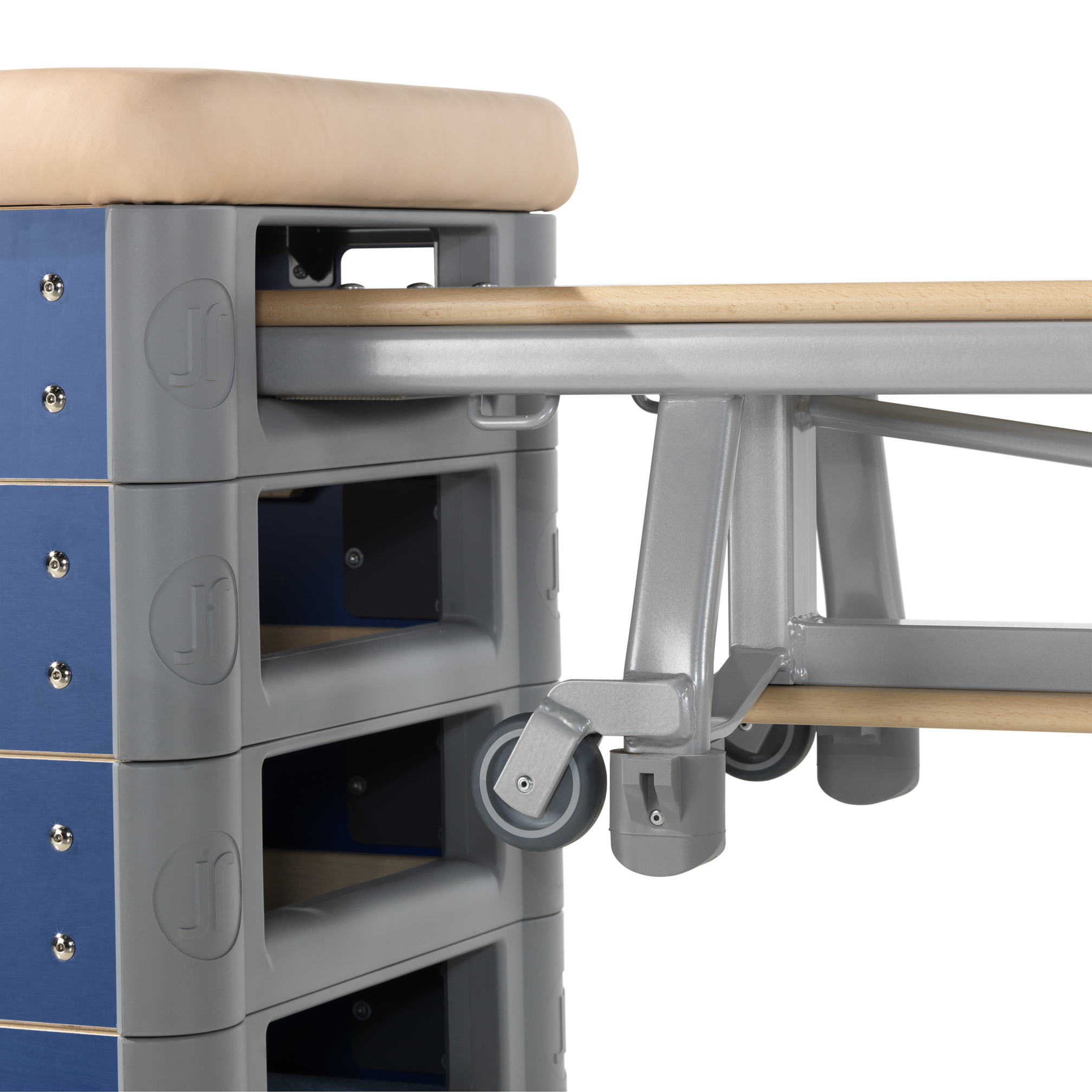 Vaulting Box® with lateral openings in top section